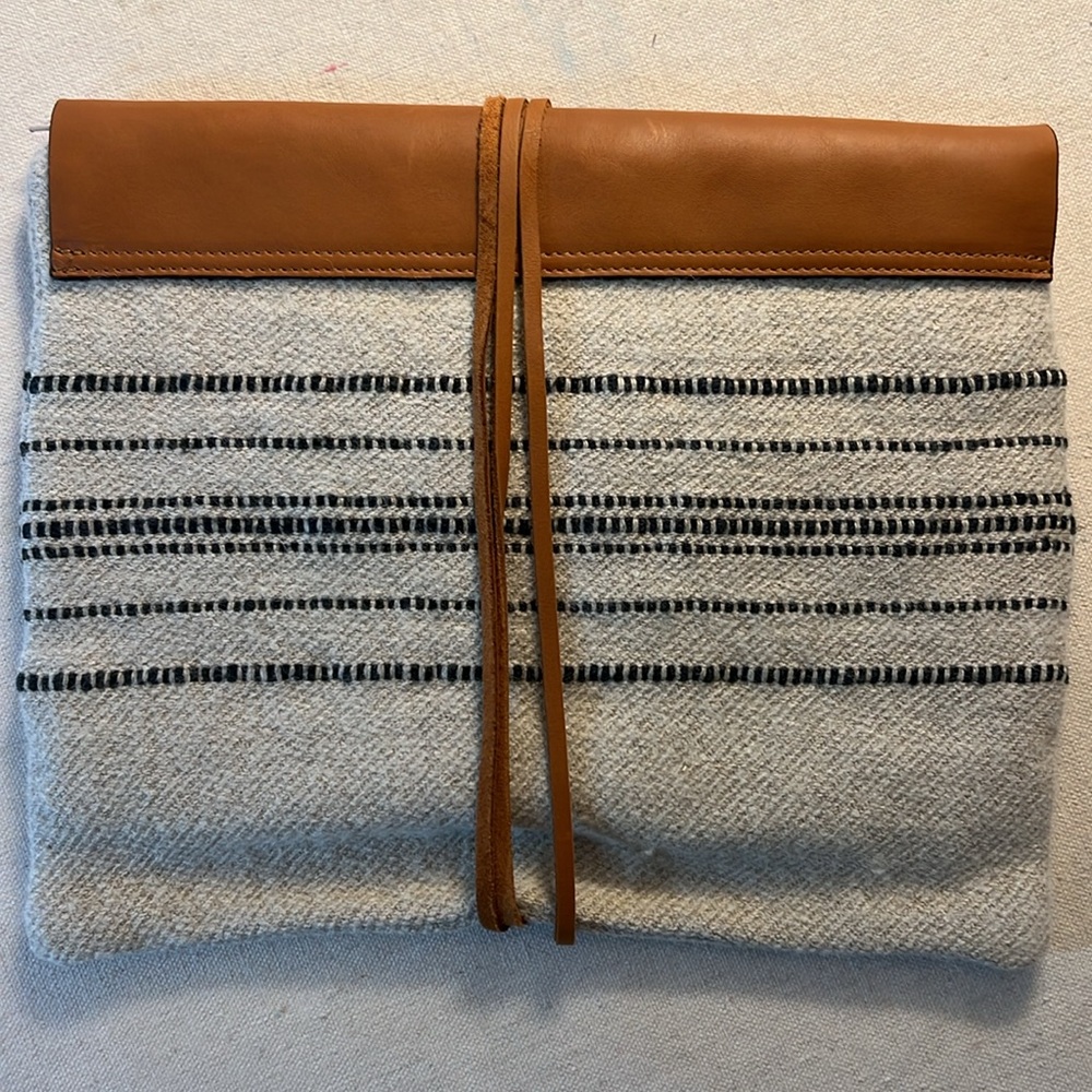 Libeco Forges Striped Clutch - Picture 2 of 5